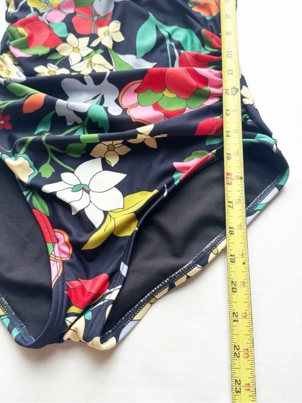 kate spade women’s Navy Floral Halter One-Piece Swimsuit EUC size M